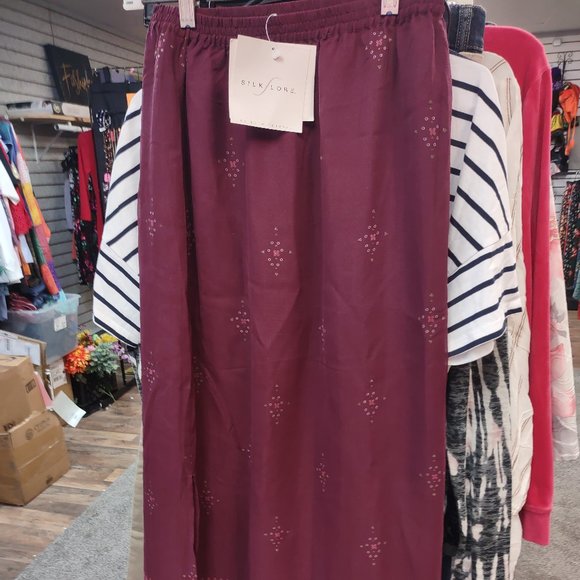 Long, Maroon Maxi Skirt from SILK LORE, size Small - 100% Silk - NWT - Picture 1 of 3